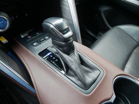 Used 2021 Toyota Venza Limited w/ Advanced Technology Package image 19