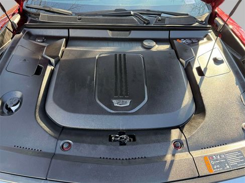 Used 2024 Cadillac Lyriq Luxury w/ LPO, Floor Liner Package image 21