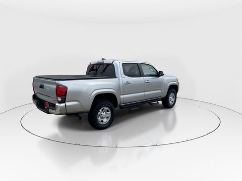 Used 2022 Toyota Tacoma SR5 RWD image 8
