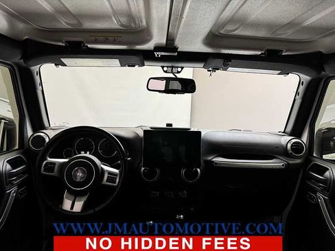 Used 2017 Jeep Wrangler Unlimited Rubicon image 10