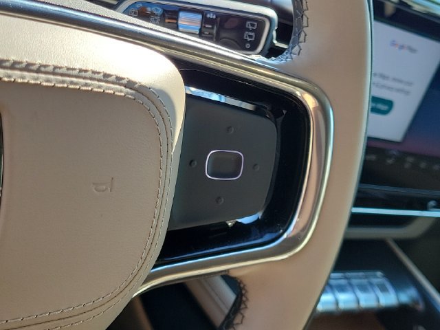 Used 2025 Lincoln Nautilus Reserve AWD/4WD image 13