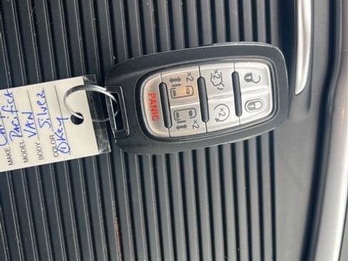 Used 2024 Chrysler Pacifica Touring-L FWD image 24