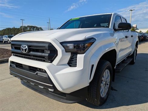 Used 2024 Toyota Tacoma SR image 9