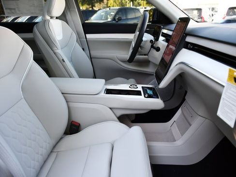 New 2025 Volvo EX90 Ultra image 30