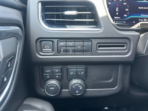Used 2023 Chevrolet Tahoe Premier AWD/4WD image 31