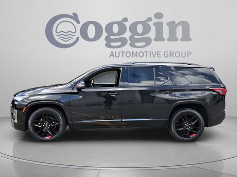 Certified 2023 Chevrolet Traverse Premier w/ Redline Edition FWD image 2