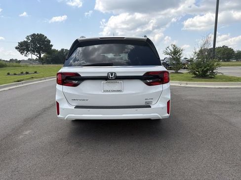 Used 2026 Honda Odyssey Elite image 4