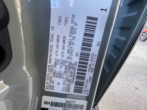 Used 2025 Toyota Sequoia Platinum image 34