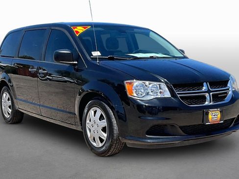 Used 2019 Dodge Grand Caravan SE w/ UConnect Hands-Free Group FWD image 10