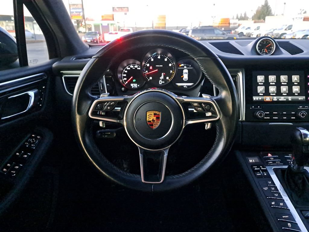 Used 2018 Porsche Macan AWD/4WD image 21