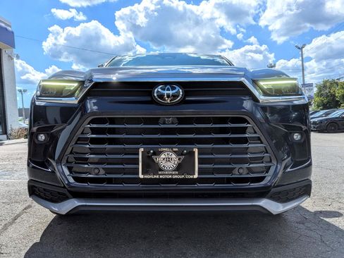 Used 2024 Toyota Grand Highlander AWD Hybrid image 4