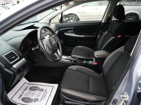 Used 2017 Subaru Crosstrek 2.0i Premium w/ Moonroof Package AWD/4WD image 10