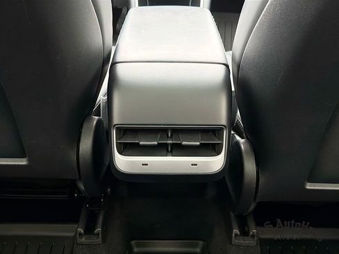Used 2020 Tesla Model Y Long Range AWD/4WD image 31