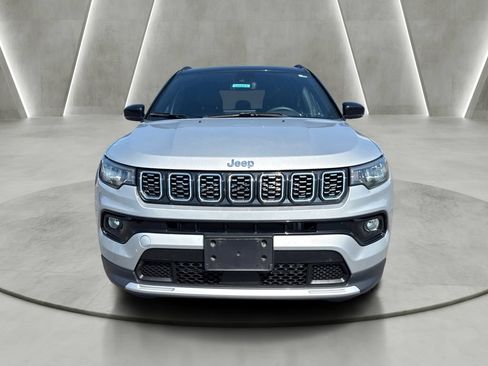 Used 2024 Jeep Compass Limited AWD/4WD image 2