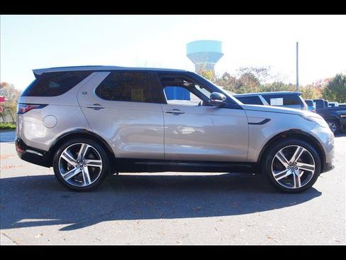 Used 2023 Land Rover Discovery HSE R-Dynamic image 6