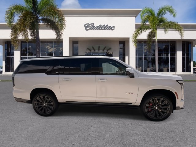 Certified 2025 Cadillac Escalade ESV V AWD/4WD image 16