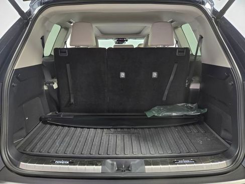 Used 2024 Toyota Grand Highlander Limited image 28