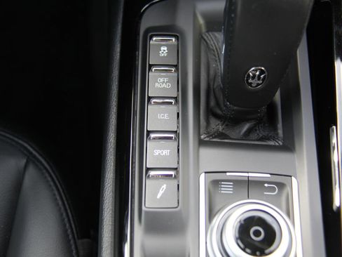 Used 2020 Maserati Levante S image 18