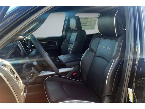 New 2026 RAM 3500 Laramie AWD/4WD image 10