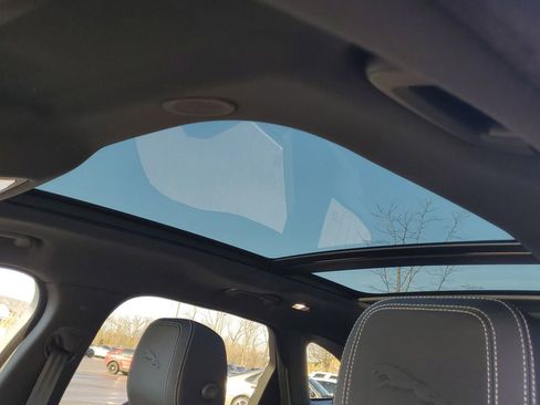 New 2026 Jaguar F-PACE R-Dynamic S image 9