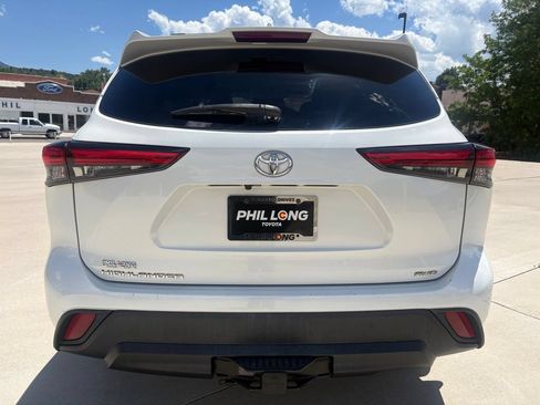 Used 2020 Toyota Highlander L AWD/4WD image 5