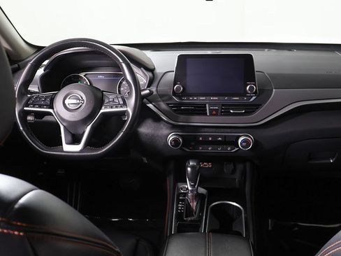 Used 2024 Nissan Altima 2.5 SR FWD image 26