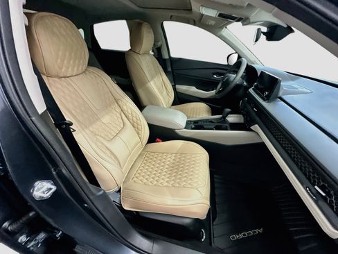 Used 2025 Honda Accord SE image 32