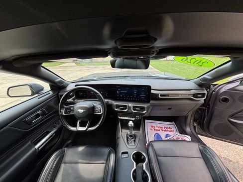 Used 2025 Ford Mustang Premium RWD image 22