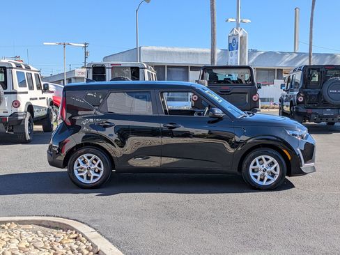 Used 2024 Kia Soul LX w/ Option Group 015 image 6