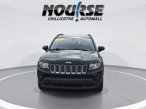 Used 2017 Jeep Compass Latitude AWD/4WD image 3