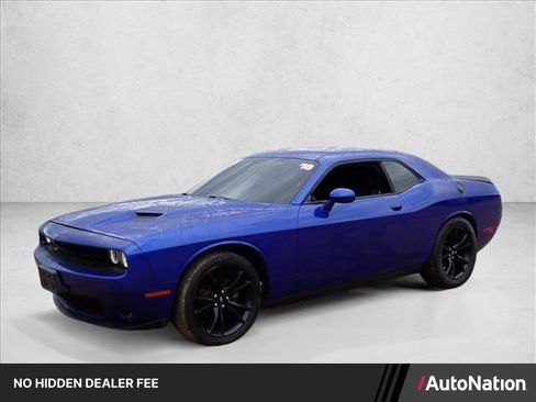 Used 2018 Dodge Challenger SXT w/ Blacktop Package RWD image 1