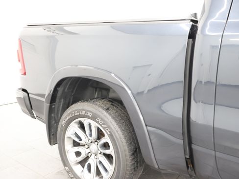 Used 2019 RAM 1500 Laramie AWD/4WD image 29