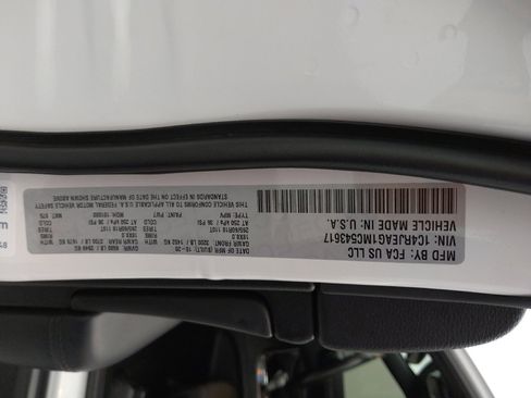 Used 2021 Jeep Grand Cherokee Laredo RWD image 33