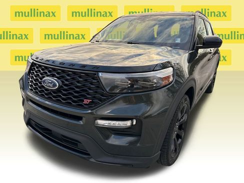 Certified 2022 Ford Explorer ST w/ ST Street Pack image 10