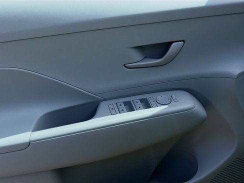 Used 2024 Hyundai Kona SEL FWD image 14