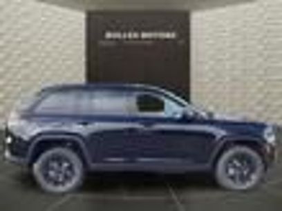 New 2025 Jeep Grand Cherokee Laredo