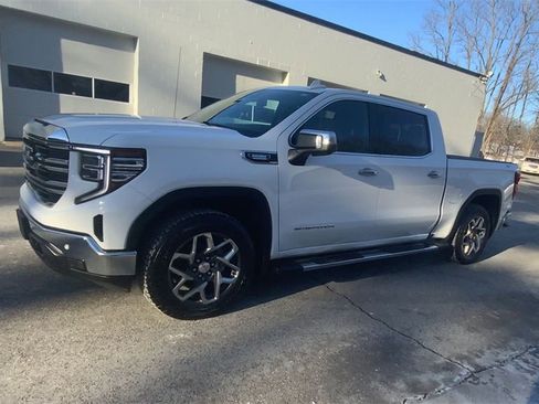 Used 2023 GMC Sierra 1500 SLT w/ SLT Premium Plus Package image 4