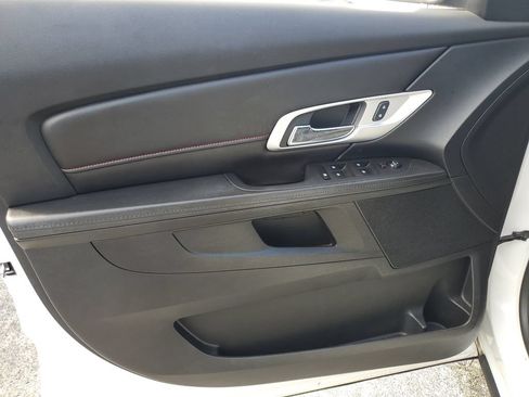 Used 2017 GMC Terrain SLE FWD image 17