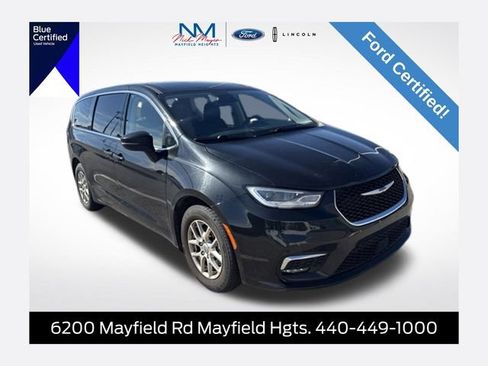 Used 2023 Chrysler Pacifica Touring-L FWD image 1