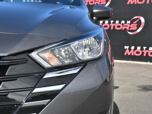 Used 2023 Nissan Versa SV FWD image 11