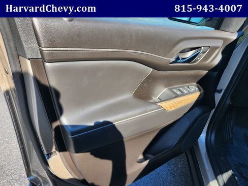 Used 2023 GMC Acadia SLE image 33