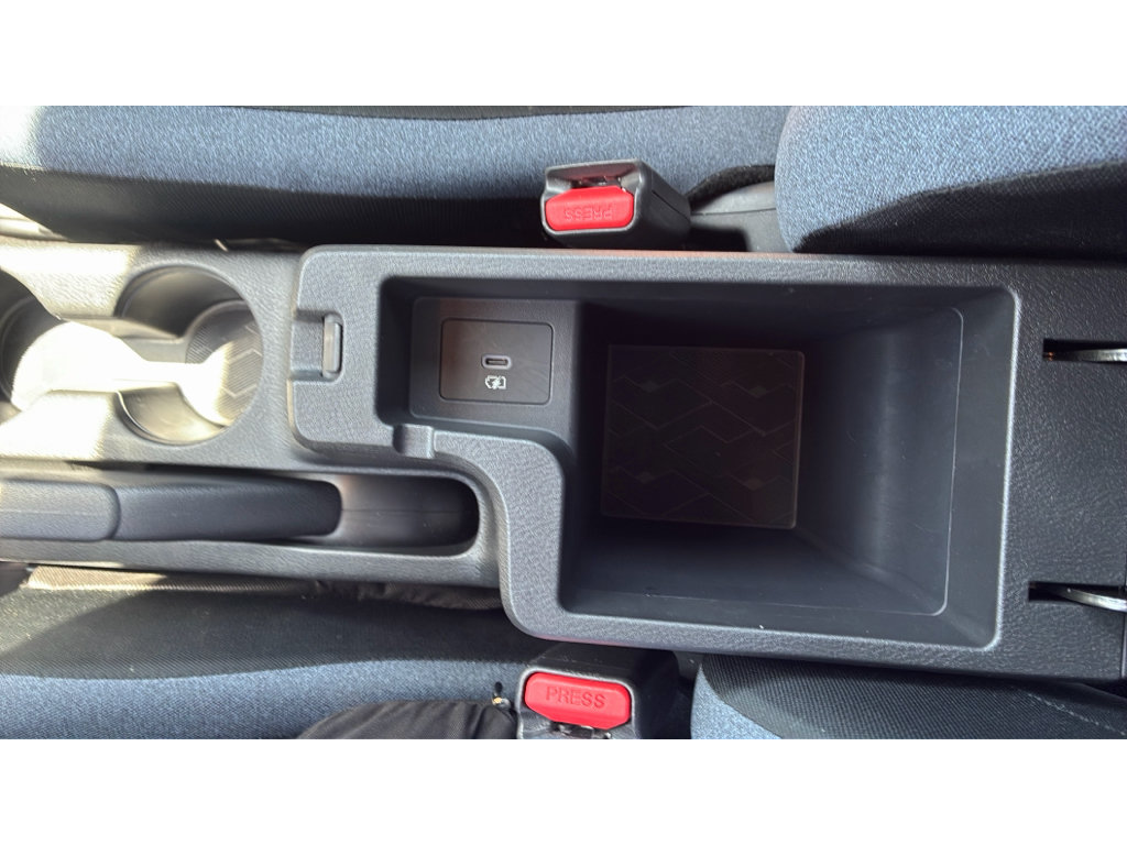 Used 2025 Nissan Versa SV FWD image 19