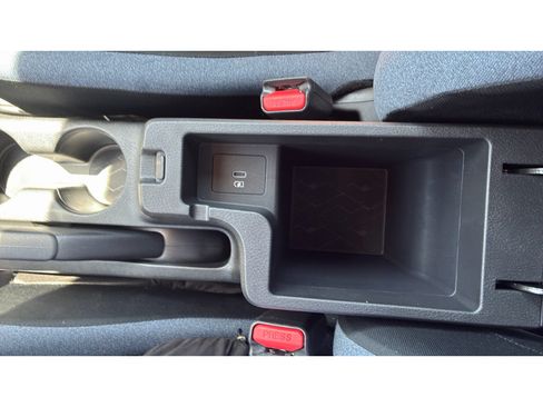 Used 2025 Nissan Versa SV FWD image 19
