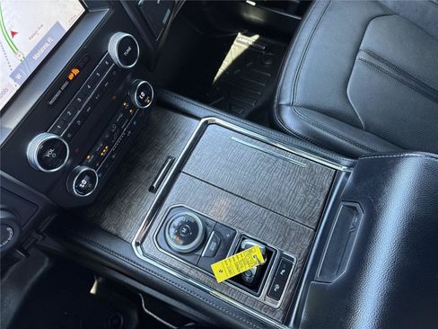 Used 2020 Ford Expedition Limited w/ Texas Edition Package RWD image 31