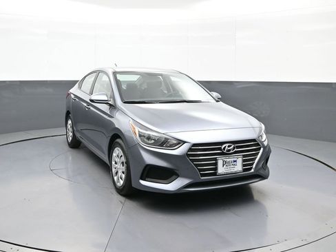 Used 2019 Hyundai Accent SE FWD image 3