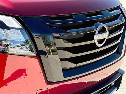 Used 2025 Nissan Pathfinder SL w/ Black Appearance Package image 33