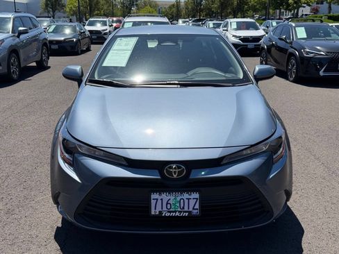 Used 2023 Toyota Corolla LE FWD image 3