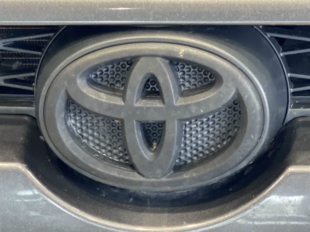 Used 2017 Toyota 4Runner SR5 AWD/4WD image 10