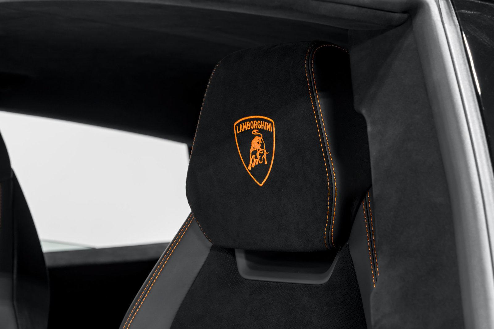 Used 2024 Lamborghini Urus Performante AWD/4WD image 20