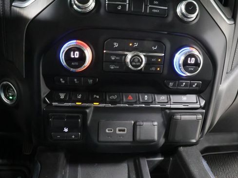 Used 2021 GMC Sierra 3500 Denali w/ Denali Ultimate Package image 10